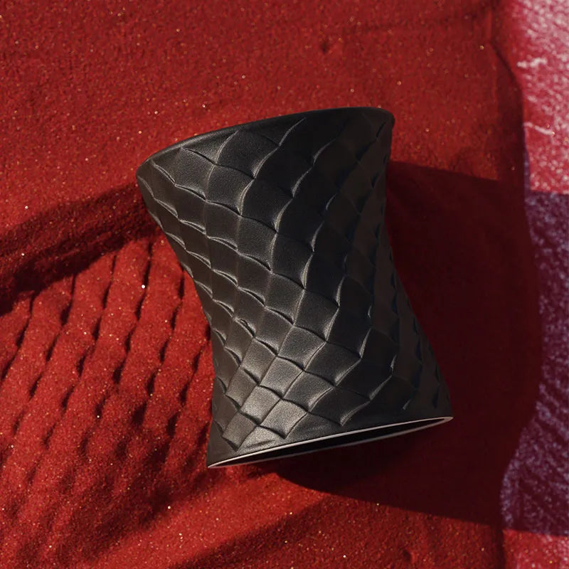 Longevity Serpent Scented Candle (Black)