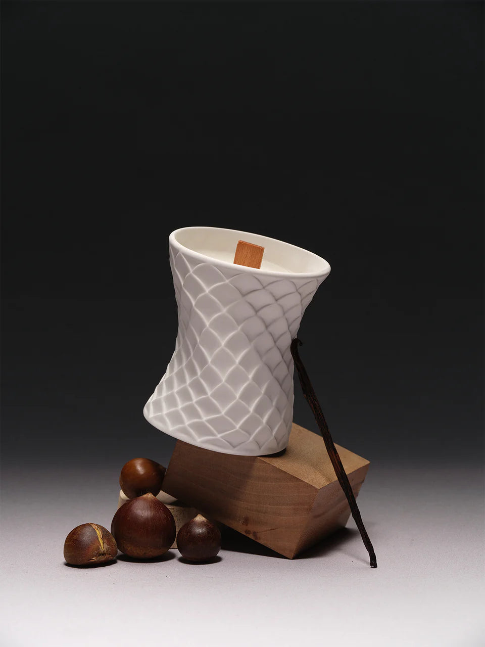 Longevity Serpent Scented Candle (White)